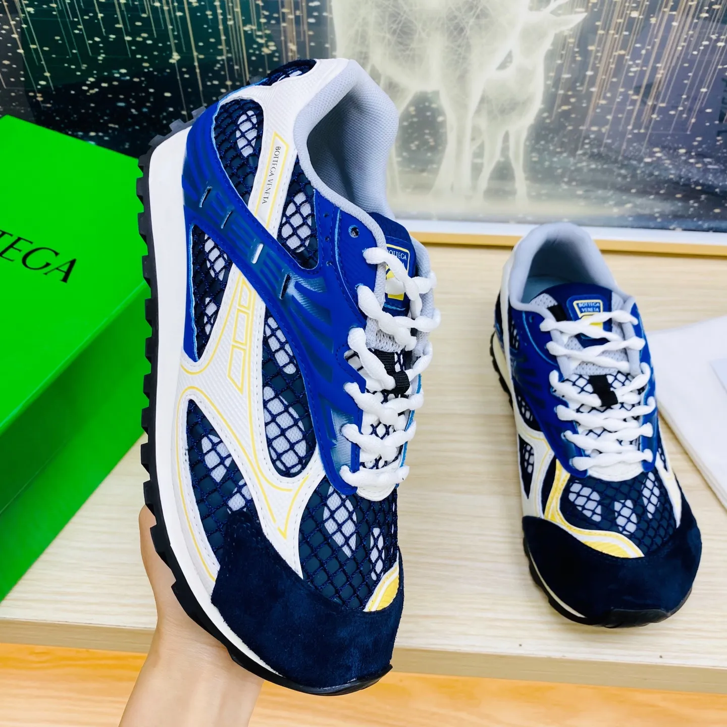 p620🐮🐮High-end version, the original 1:1 couple style new model is on the shelves🔥BV Orbit sneakers Wang Yibo's same style couple's Dad Runner sneakers, made of lightweight technical mesh fabric. Features a geometric patterned rubber outsole. The outsole is made of color-blocked TPU outsole. Size: women’s shoes 35-40, men’s shoes 39-45.